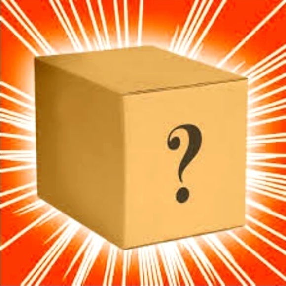 COPY - Surprise Box !!! 5 Pieces Box Full Of Tops / Blouses/ Sweaters. - Picture 2 of 6